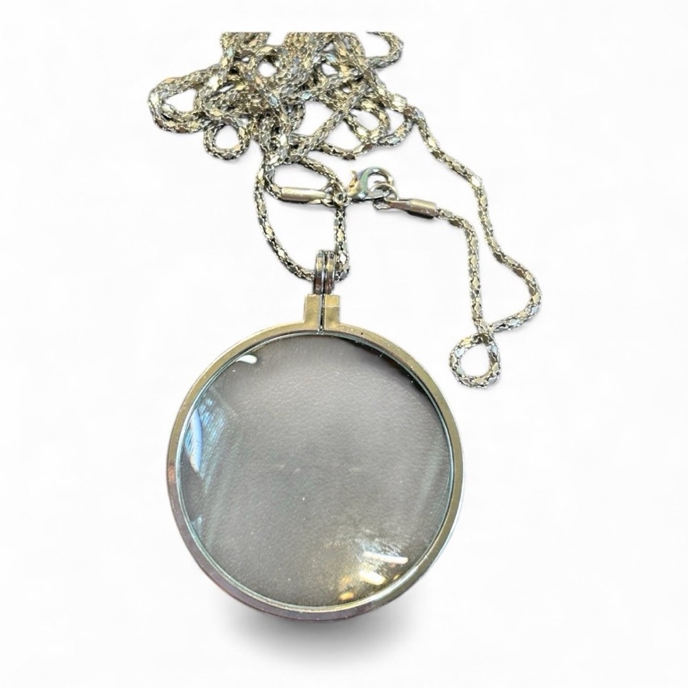Monocle Loupe Magnifying Glass Necklace Silver Tone 10X 36”